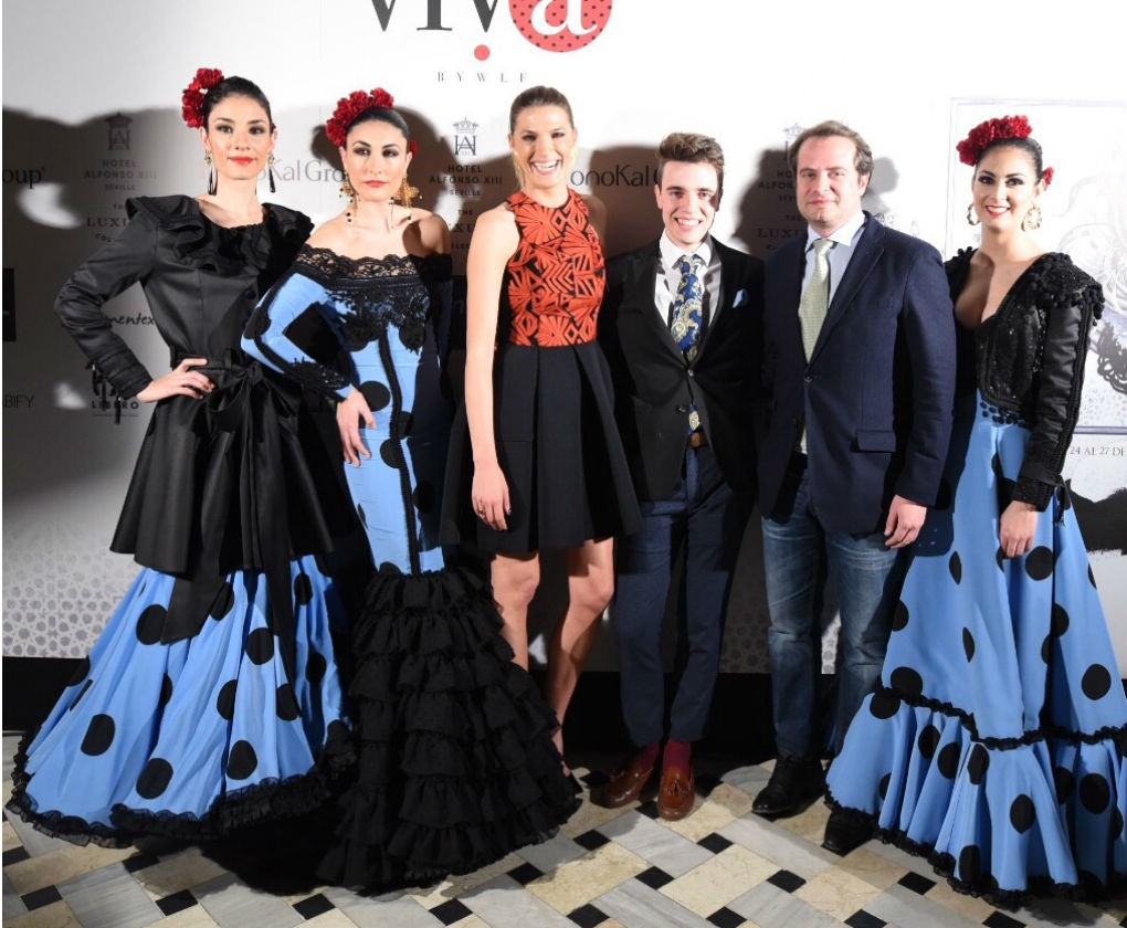 José Daniel Hernández ha sido el ganador del certamen de noveles de moda flamenca de la provincia de Sevilla 2017. Foto: Aníbal González
