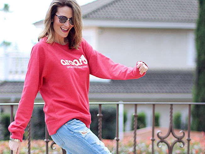 Una sudadera cargada de optimismo