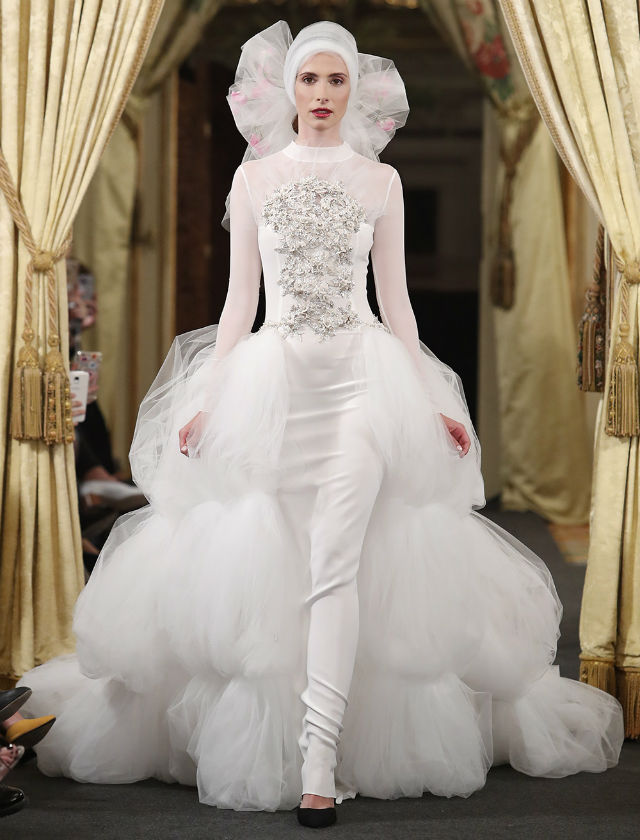 Desfile de Fernando Claro con la colección de novias 2018 en Atelier Couture 2017