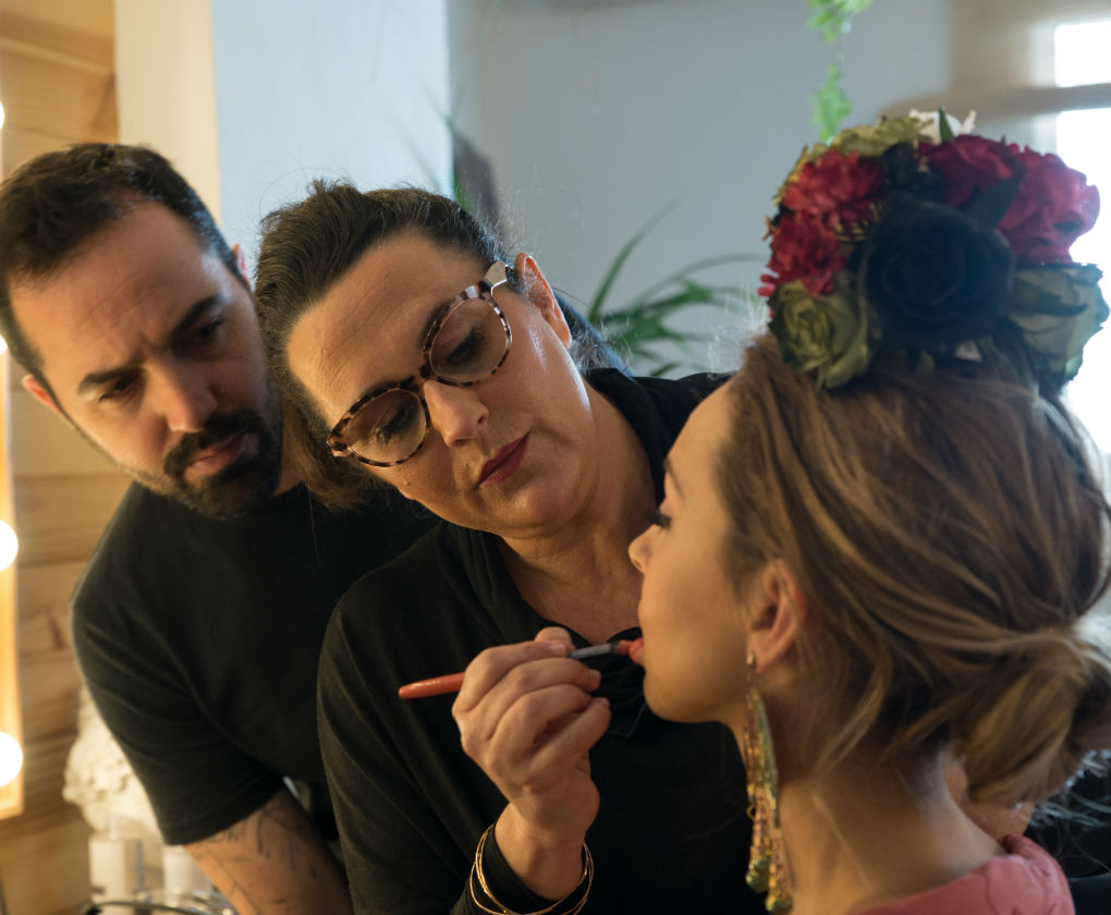 Maquillaje de día (natural empolvado) para vestir de flamenca en la feria de Sevilla creado por Líbero (Quino Amador y Patricia Franco). Foto: Laura Álvarez