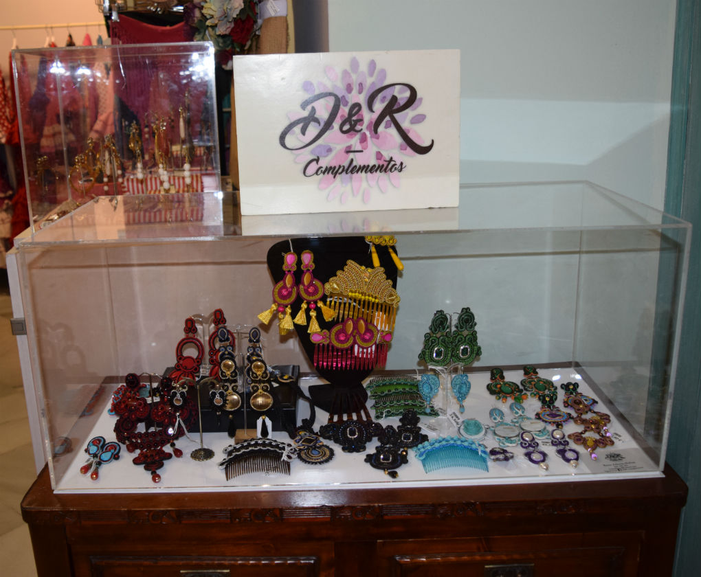Showroom de trajes de flamenca en Libélula Shop en 2017Showroom de trajes de flamenca en Libélula Shop en 2017