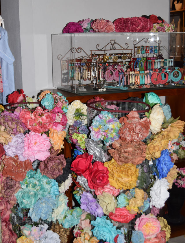 Showroom de trajes de flamenca en Libélula Shop en 2017
