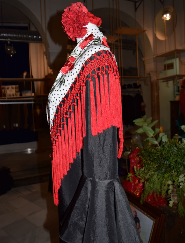 Showroom de trajes de flamenca en Libélula Shop en 2017