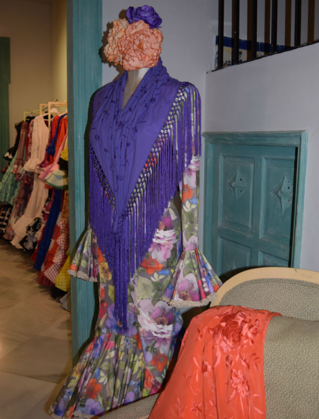 Showroom de trajes de flamenca en Libélula Shop en 2017