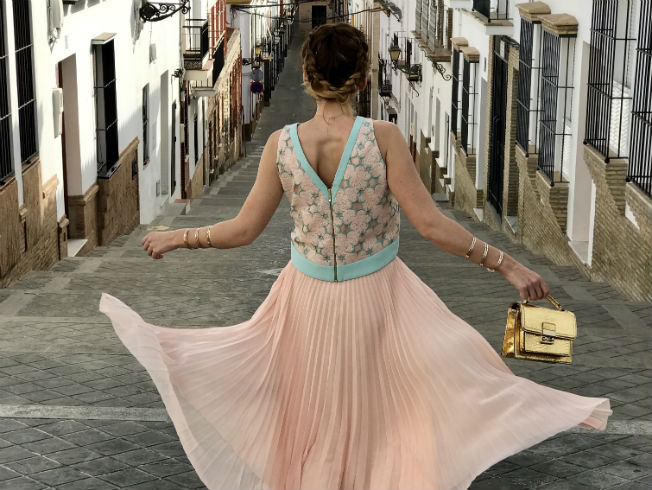 Inspiración para una invitada romántica y femenina