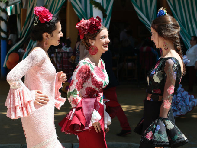 Flamencas vistas por el real del lunes de Feria de Abril 2017