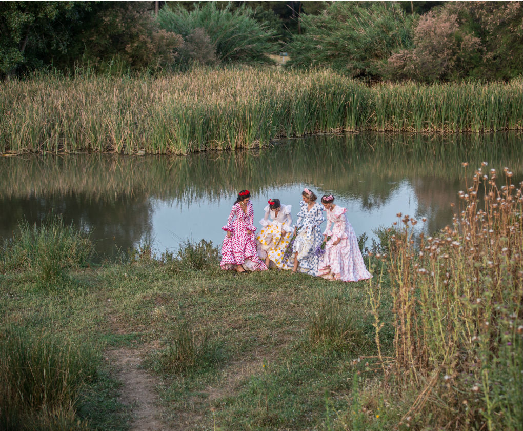 Diseños de moda flamenca para el Rocío de Manuel Zerpa