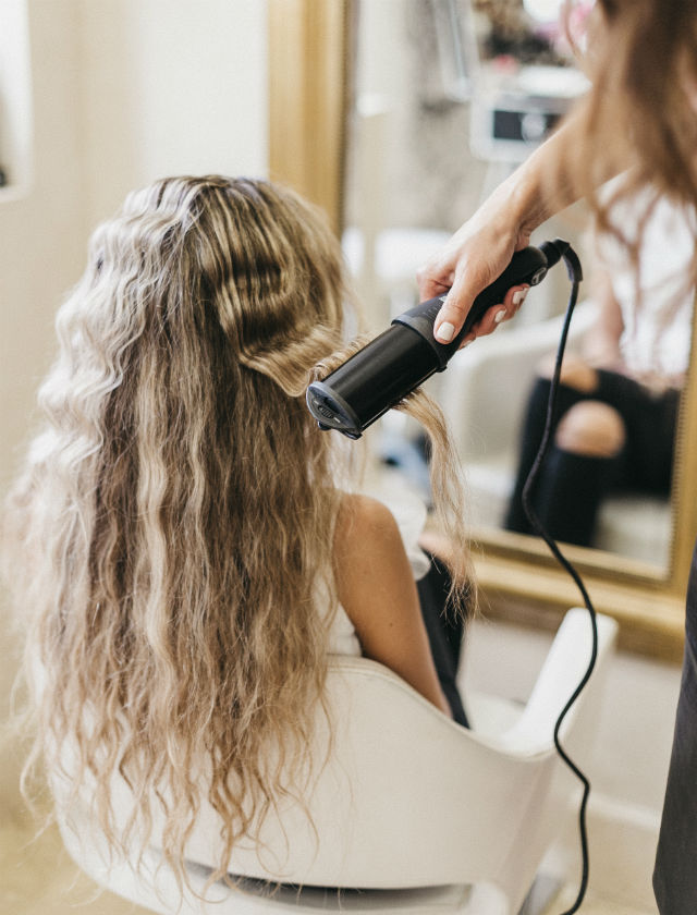 Paso a paso de peinado para novias 2017-2018 de Ana Espejo. Foto: Lucía Cherubina