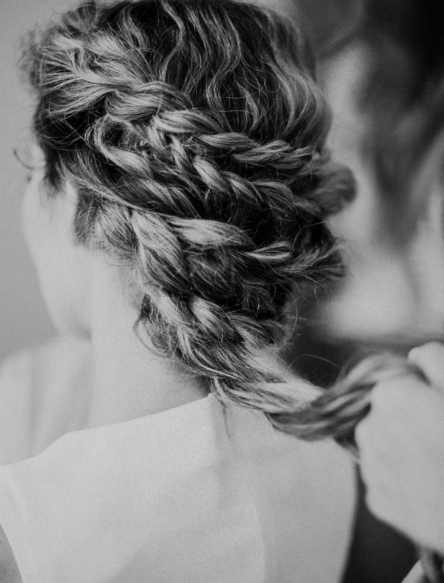 Paso a paso de peinado para novias 2017-2018 de Ana Espejo. Foto: Lucía Cherubina