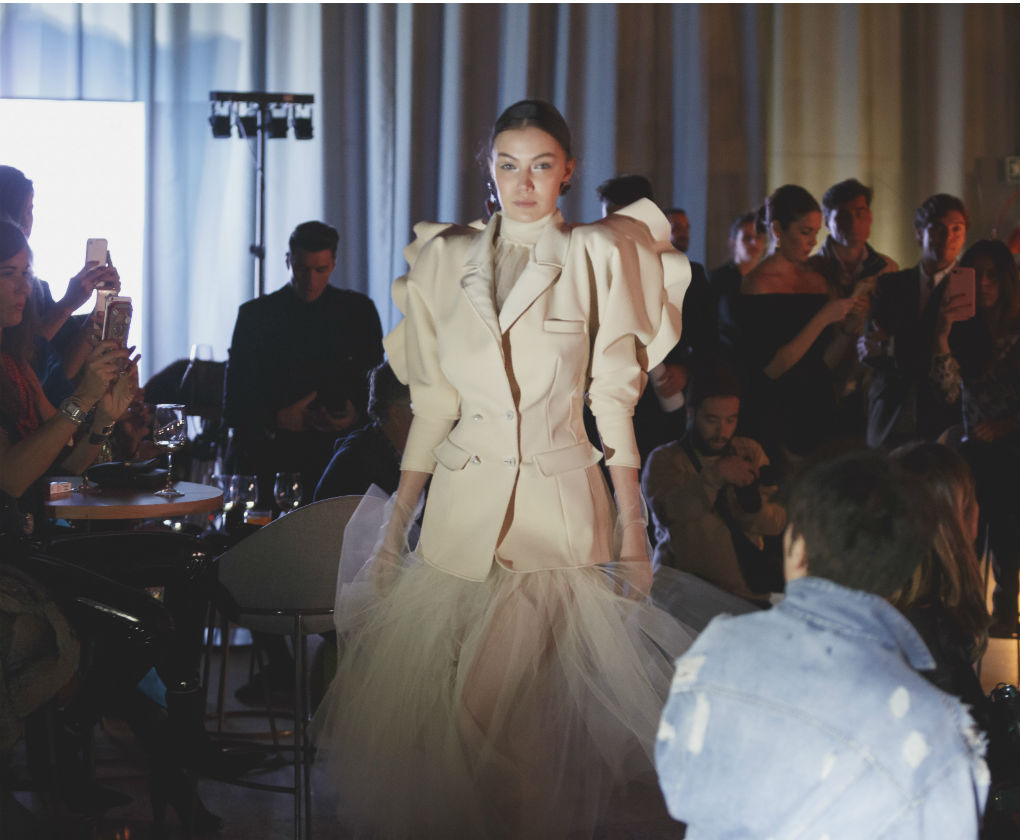 Desfile de Fernando Claro en Madrid con su colección de invitadas de alta costura 2018 «Meraki»