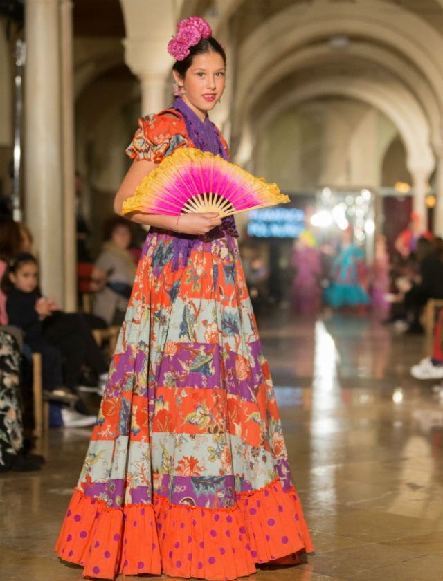 Desfile de trajes de flamenca de niñas de Pol Núñez en VIVA by We Love Flamenco. Fotos: Rocío Aguado Photography