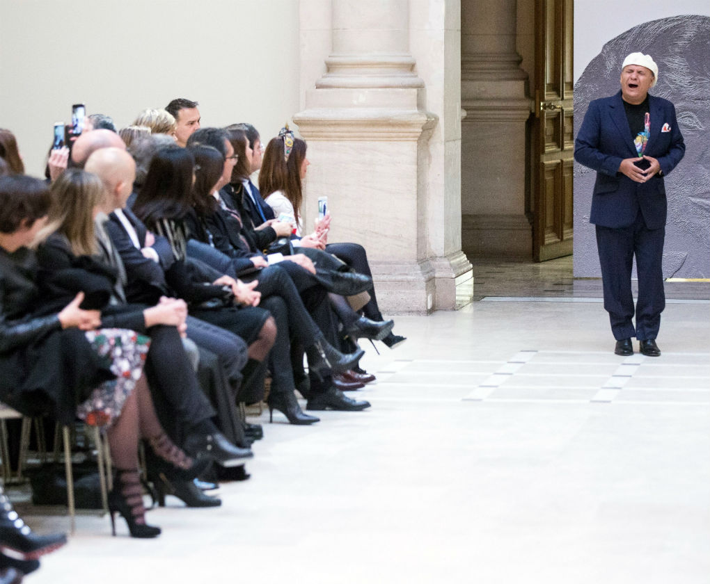 Desfile de Juana Martín con su colección de moda flamenca 2018 homenaje a Camarón en París. Foto: EFE