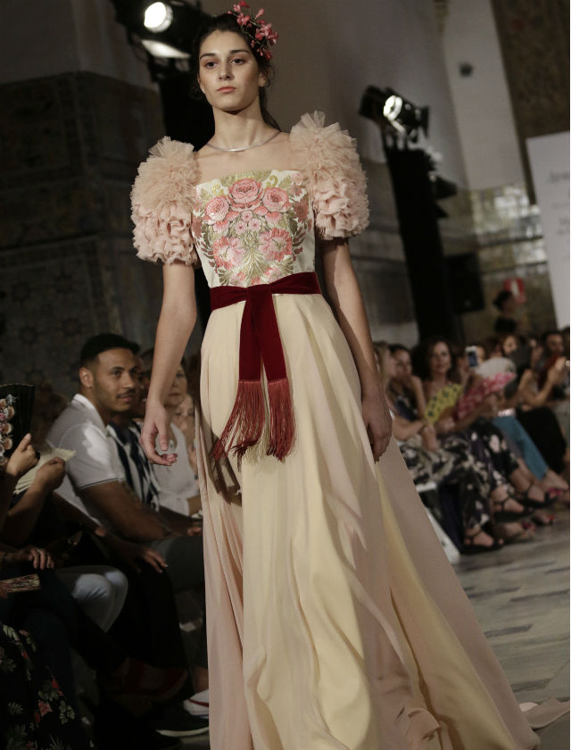 Desfile de Alejandro Postigo en SIQ Handcraft & Fashion 2018. Foto: Juan Flores