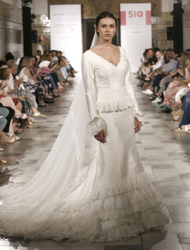 Desfile de vestidos de novia de Atelier Rima en SIQ 2018. Foto: Chema Soler