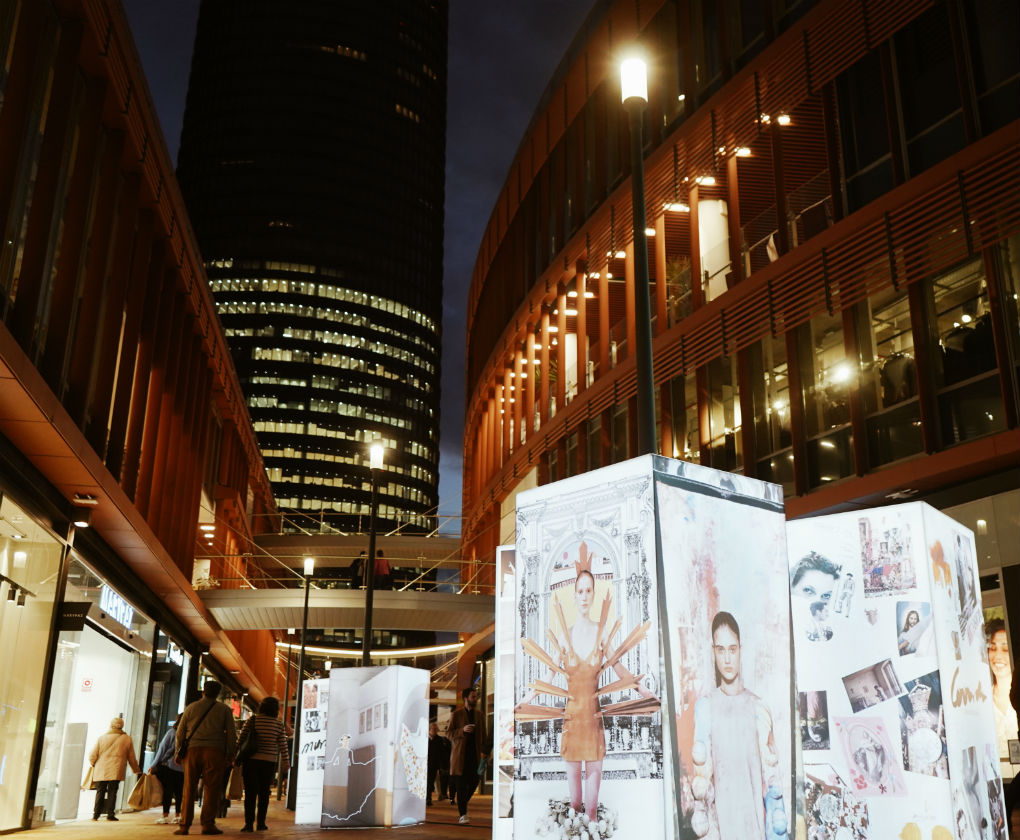 Leandro Cano en su exposición de Sevilla