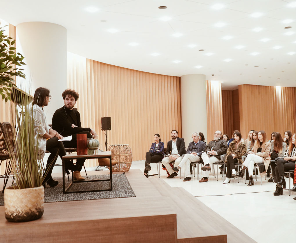 Leandro Cano en su exposición de Sevilla