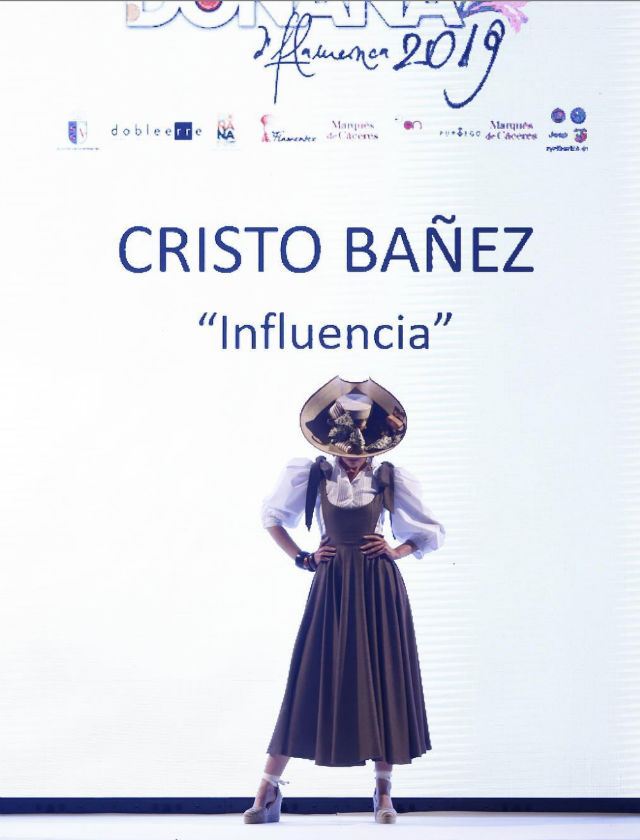 Desfile de Cristo Báñez en la pasarela Doñana D`Flamenca 2019 con la colección Influencia. Foto: Chema Soler