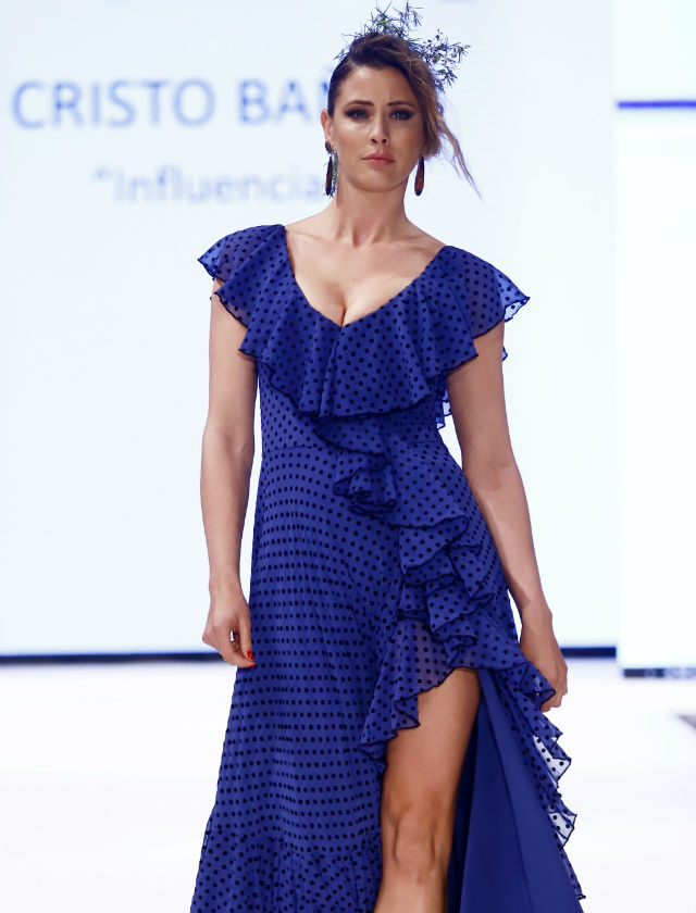 Desfile de Cristo Báñez en la pasarela Doñana D`Flamenca 2019 con la colección Influencia. Foto: Chema Soler