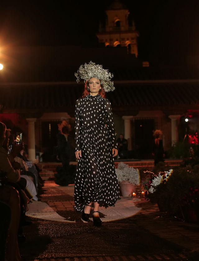 Desfile de trajes de flamenca 2019 de Juana Martín. Foto: Andrew Jim