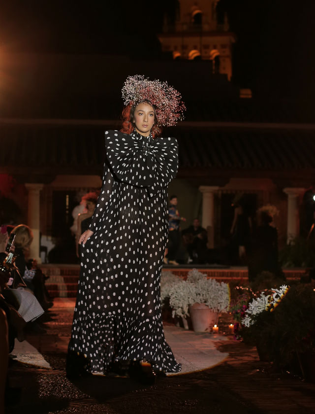 Desfile de trajes de flamenca 2019 de Juana Martín. Foto: Andrew Jim
