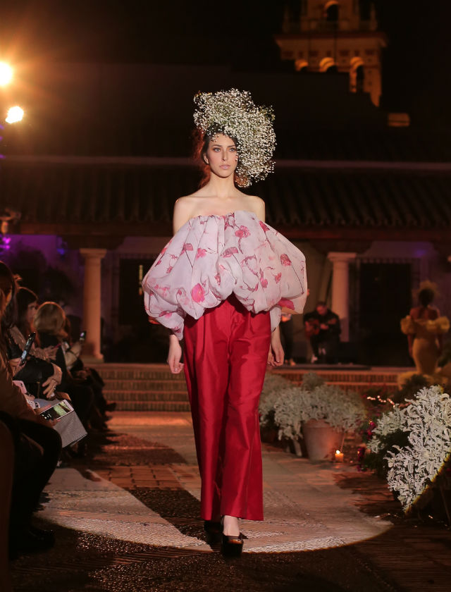 Desfile de trajes de flamenca 2019 de Juana Martín. Foto: Andrew Jim