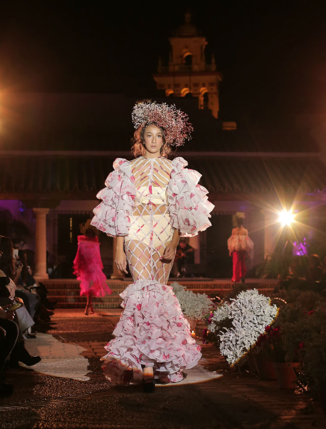 Desfile de trajes de flamenca 2019 de Juana Martín. Foto: Andrew Jim