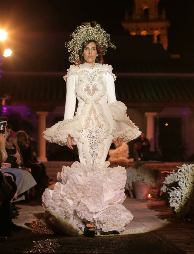 Desfile de trajes de flamenca 2019 de Juana Martín. Foto: Andrew Jim