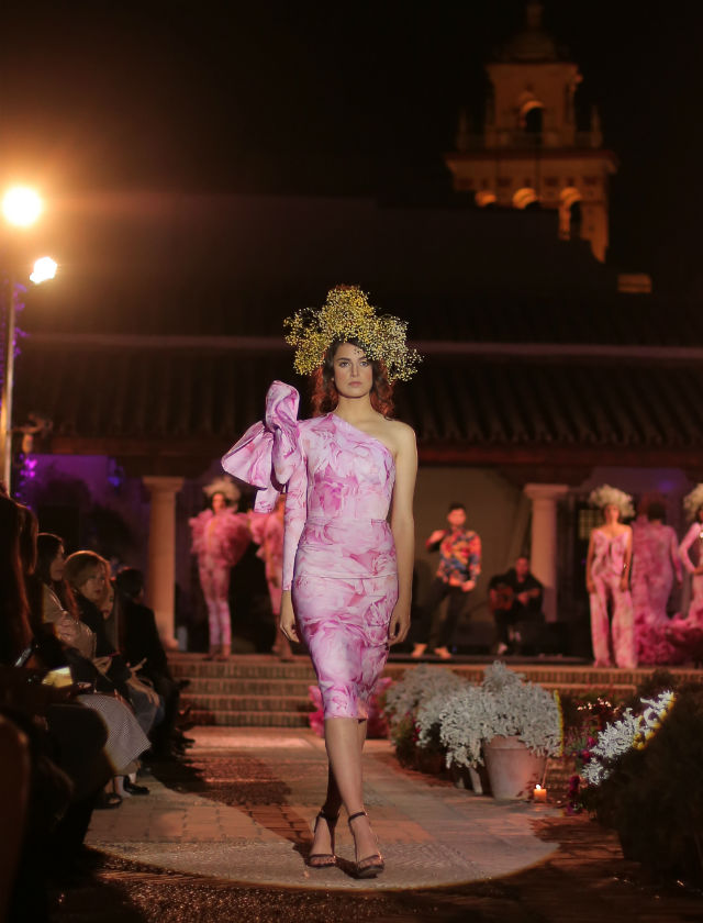 Desfile de trajes de flamenca 2019 de Juana Martín. Foto: Andrew Jim