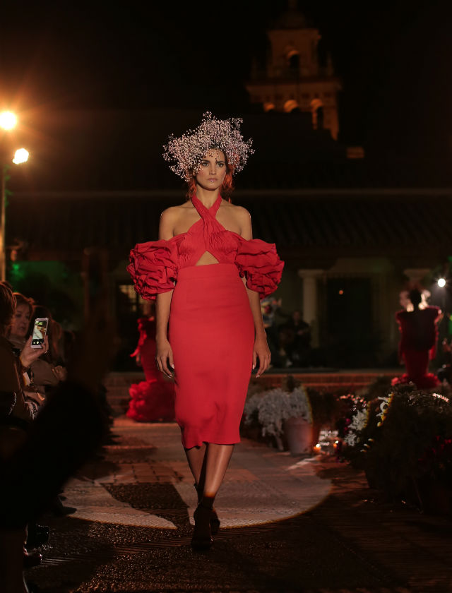 Desfile de trajes de flamenca 2019 de Juana Martín. Foto: Andrew Jim