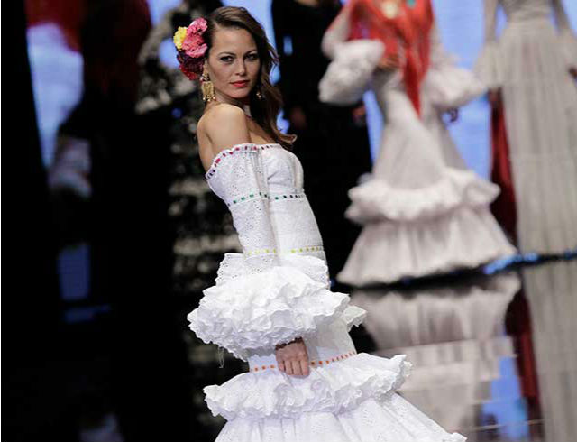 Moda flamenca 2019: el retorno del pasacintas