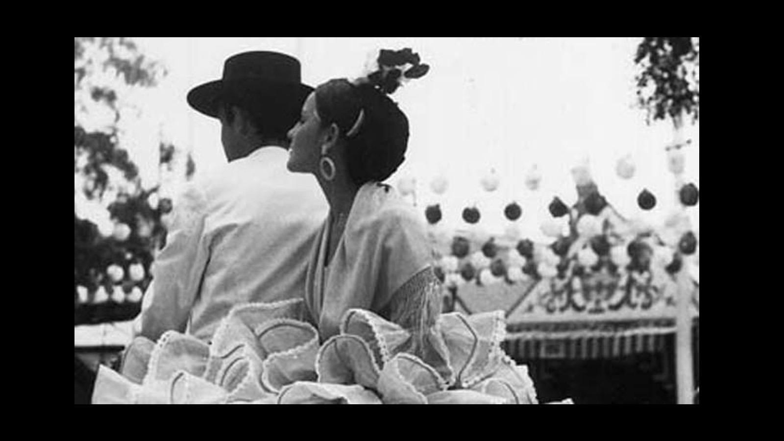 Moda flamenca: así se ha vestido la sevillana a lo largo de la historia. Fotografía del archivo de ABC de Sevilla de la década de los 50-60