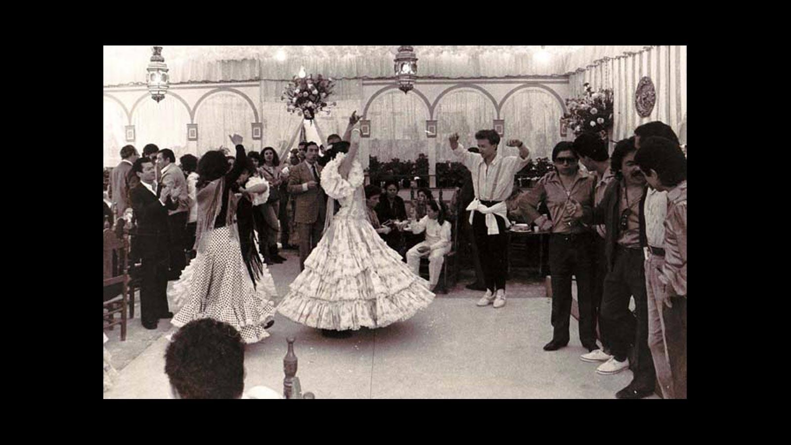 Moda flamenca: así se ha vestido la sevillana a lo largo de la historia. Fotografía del archivo de ABC de Sevilla de la década de los ochenta