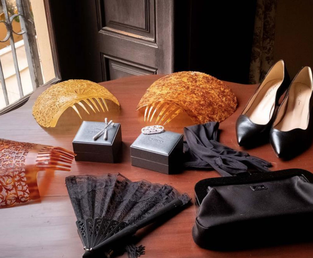 María de León se viste de mantilla el Jueves Santo 2019 en el Palacio de Lebrija. Foto: Tomás Muruaga