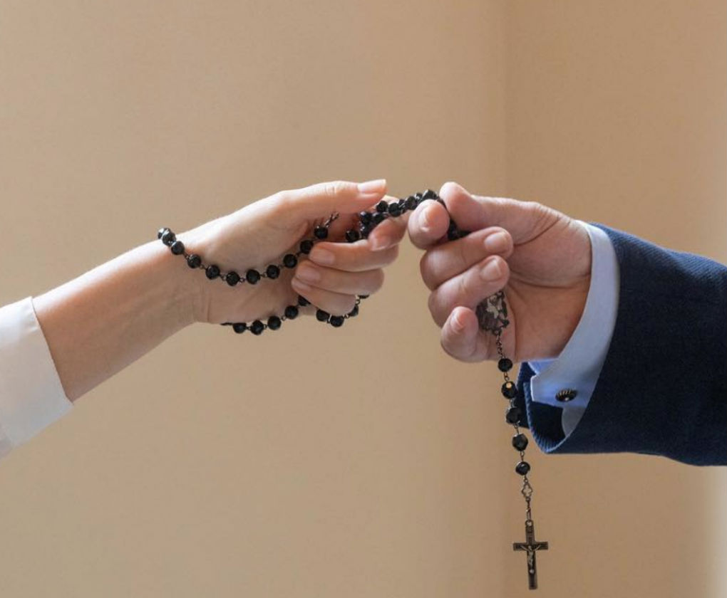 María de León se viste de mantilla el Jueves Santo 2019 en el Palacio de Lebrija. Foto: Tomás Muruaga