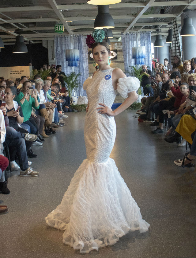 Participantes en el certamen de Moda flamenca de Ikea Sevilla y la Escuela Sevilla de Moda en 2019
