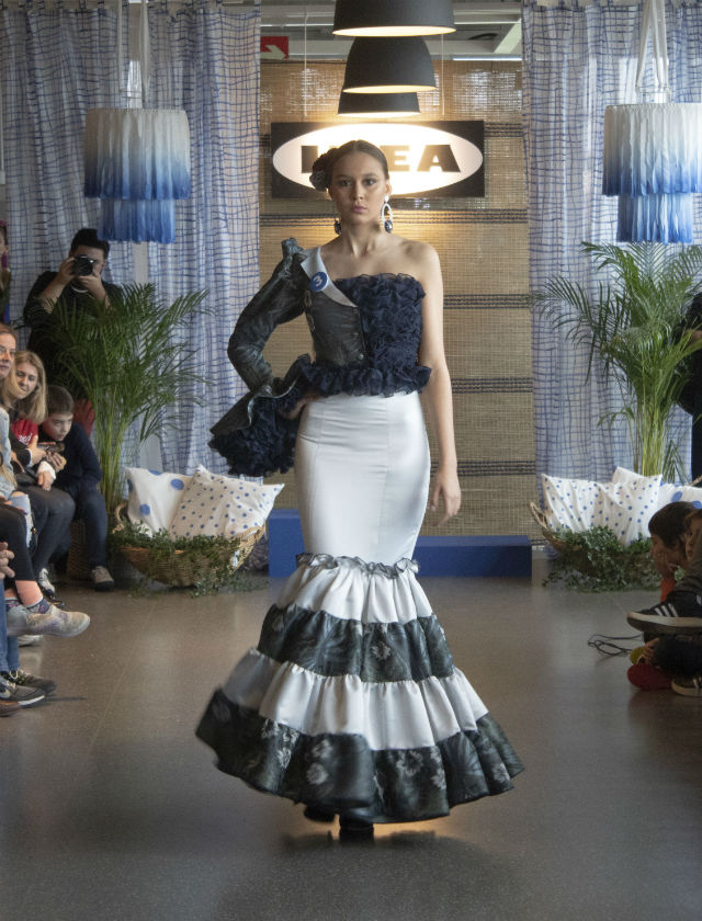 Participantes en el certamen de Moda flamenca de Ikea Sevilla y la Escuela Sevilla de Moda en 2019