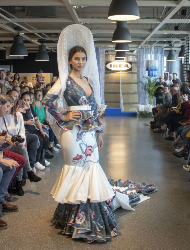 Participantes en el certamen de Moda flamenca de Ikea Sevilla y la Escuela Sevilla de Moda en 2019