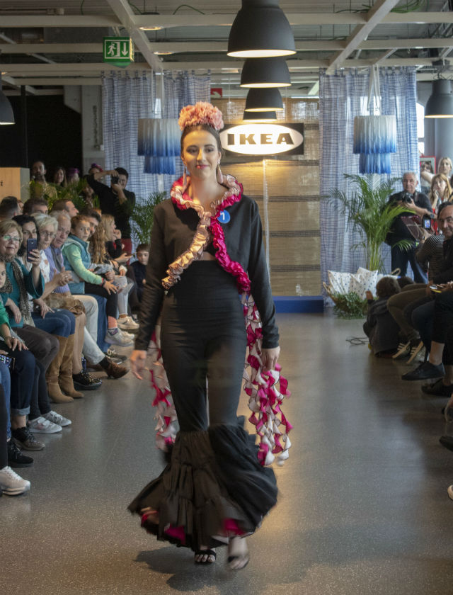 Participantes en el certamen de Moda flamenca de Ikea Sevilla y la Escuela Sevilla de Moda en 2019