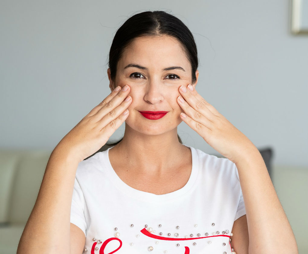 Ejercicios de yoga facial de Diana Bordón y su Facial Yoga Plan