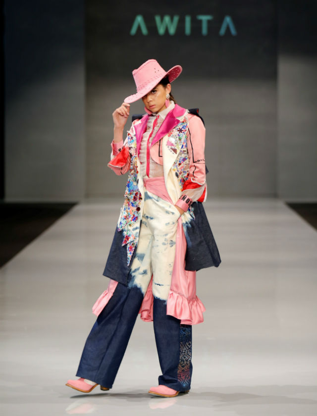 Desfile de Awita, ganadora de Code 41 Talent