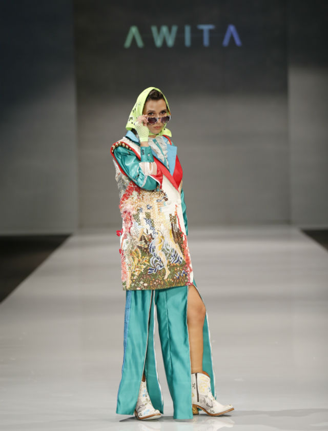 Desfile de Awita, ganadora de Code 41 Talent
