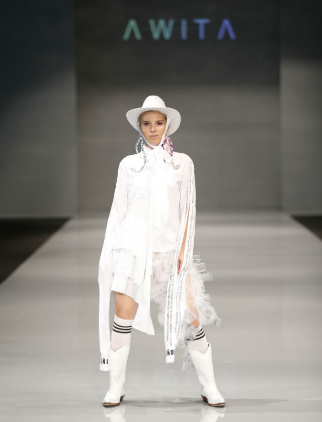 Desfile de Awita, ganadora de Code 41 Talent