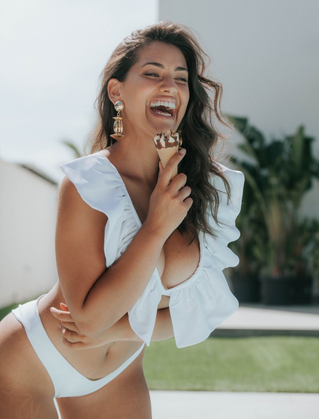 Colección de moda de baño 2020 de Johanna Calderón con la modelo Lorena Durán. Foto: Alberto Ramírez Studio