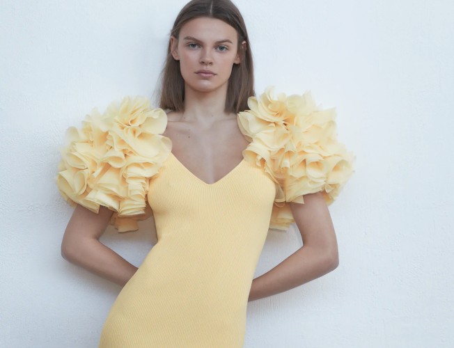 Zara ha a conseguirlo: este vestido amarillo es el flechazo del verano 2020 - Bulevar Sur