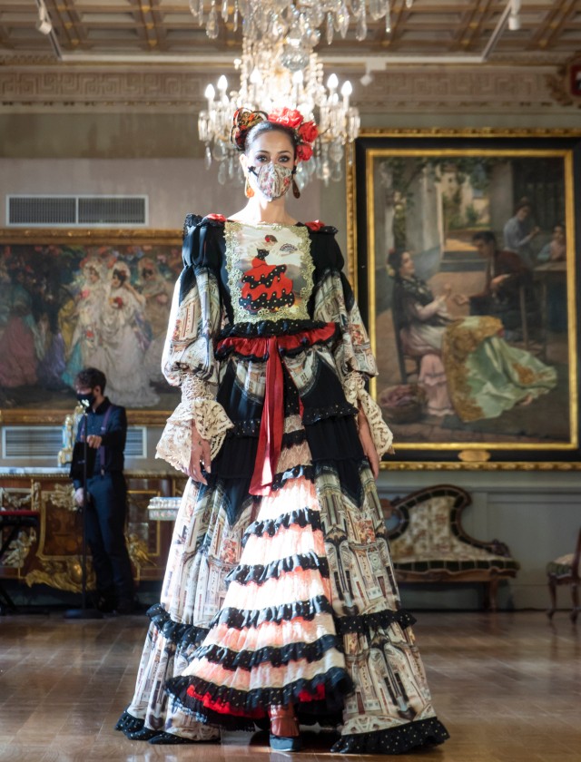 Desfile de moda flamenca Uniqo Qlamenco 2021 en Casa Fabiola. Diseño de Atelier Rima. Foto: Ernesto Castillo