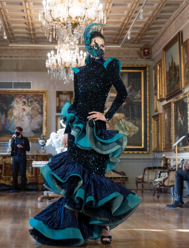 Desfile de moda flamenca Uniqo Qlamenco 2021 en Casa Fabiola. Diseño de Francisco Tamaral. Foto: Ernesto Castillo
