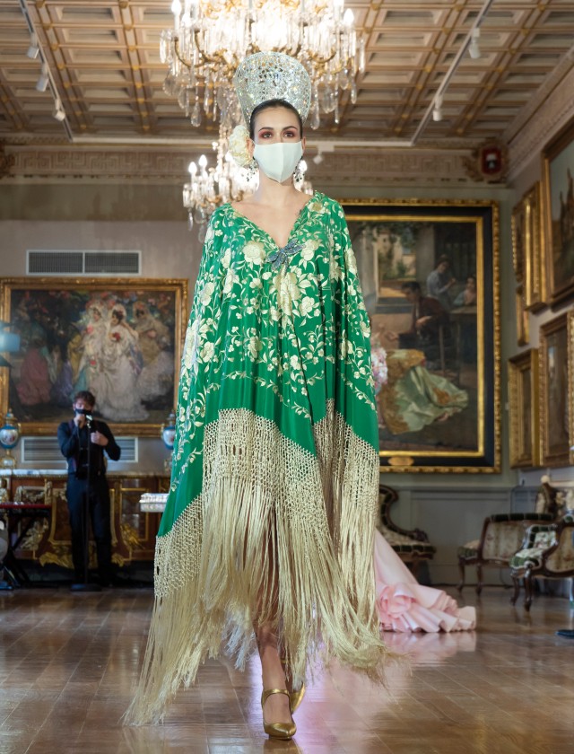 Desfile de moda flamenca Uniqo Qlamenco 2021 en Casa Fabiola. Diseño de Juan Foronda. Foto: Ernesto Castillo
