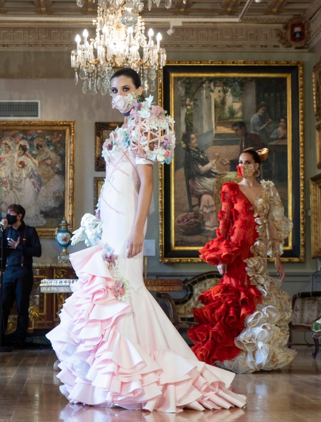 Desfile de moda flamenca Uniqo Qlamenco 2021 en Casa Fabiola. Diseño de Luis Fernández. Foto: Ernesto Castillo