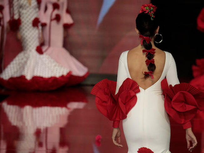 Feria de Abril de Sevilla 2022 peinados de flamenca