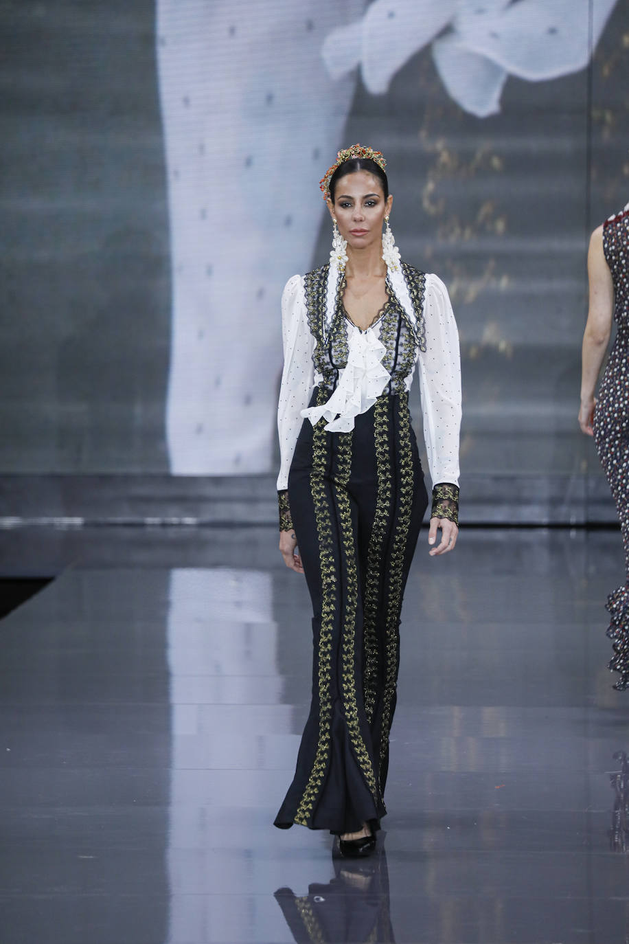 Desfile de Aurora Gaviño en SIMOF 2023 / J.M.Serrano